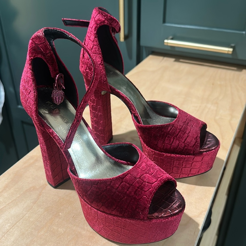 Brand new with out tags Kurt Geiger platform heels